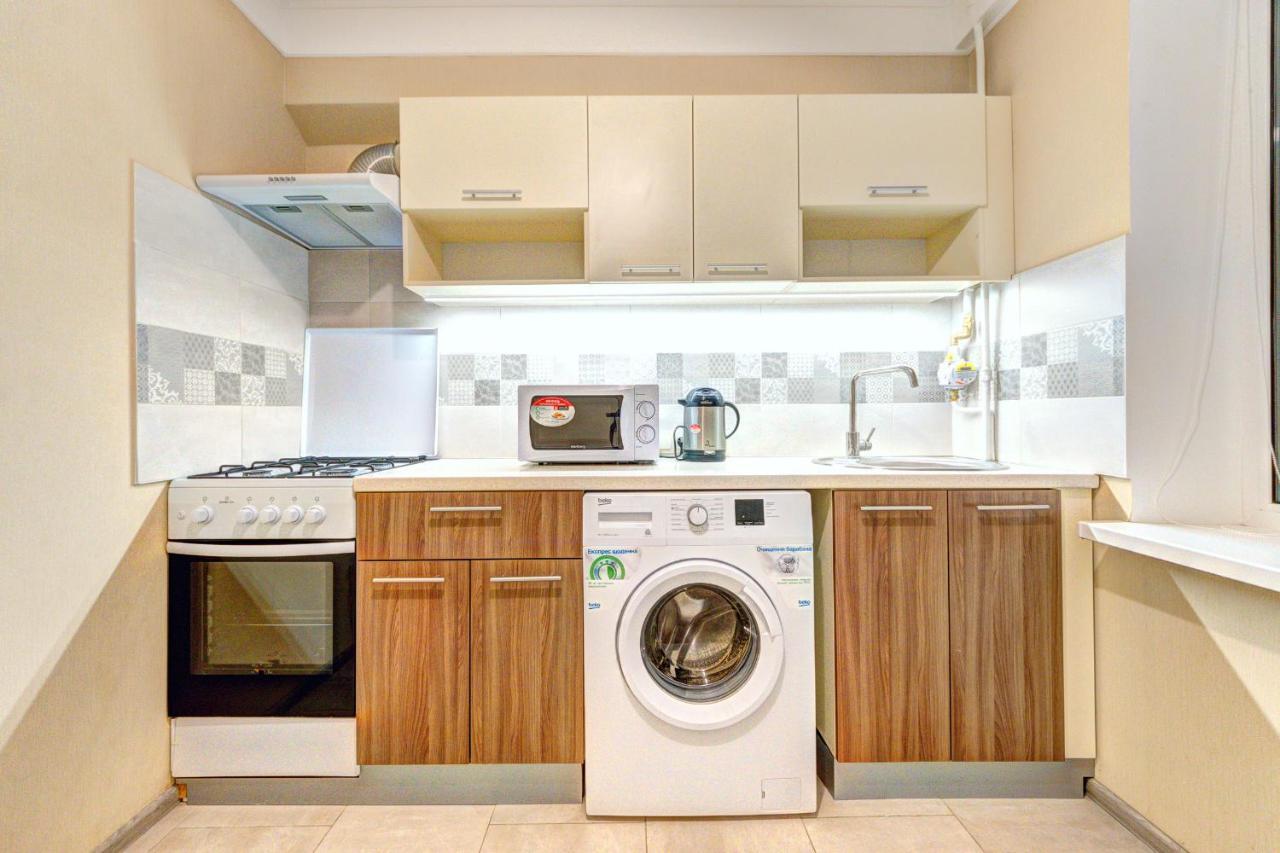 Apartments Near Ocean Plaza Druzhby Narodov Boulevard 8A Київ Екстер'єр фото