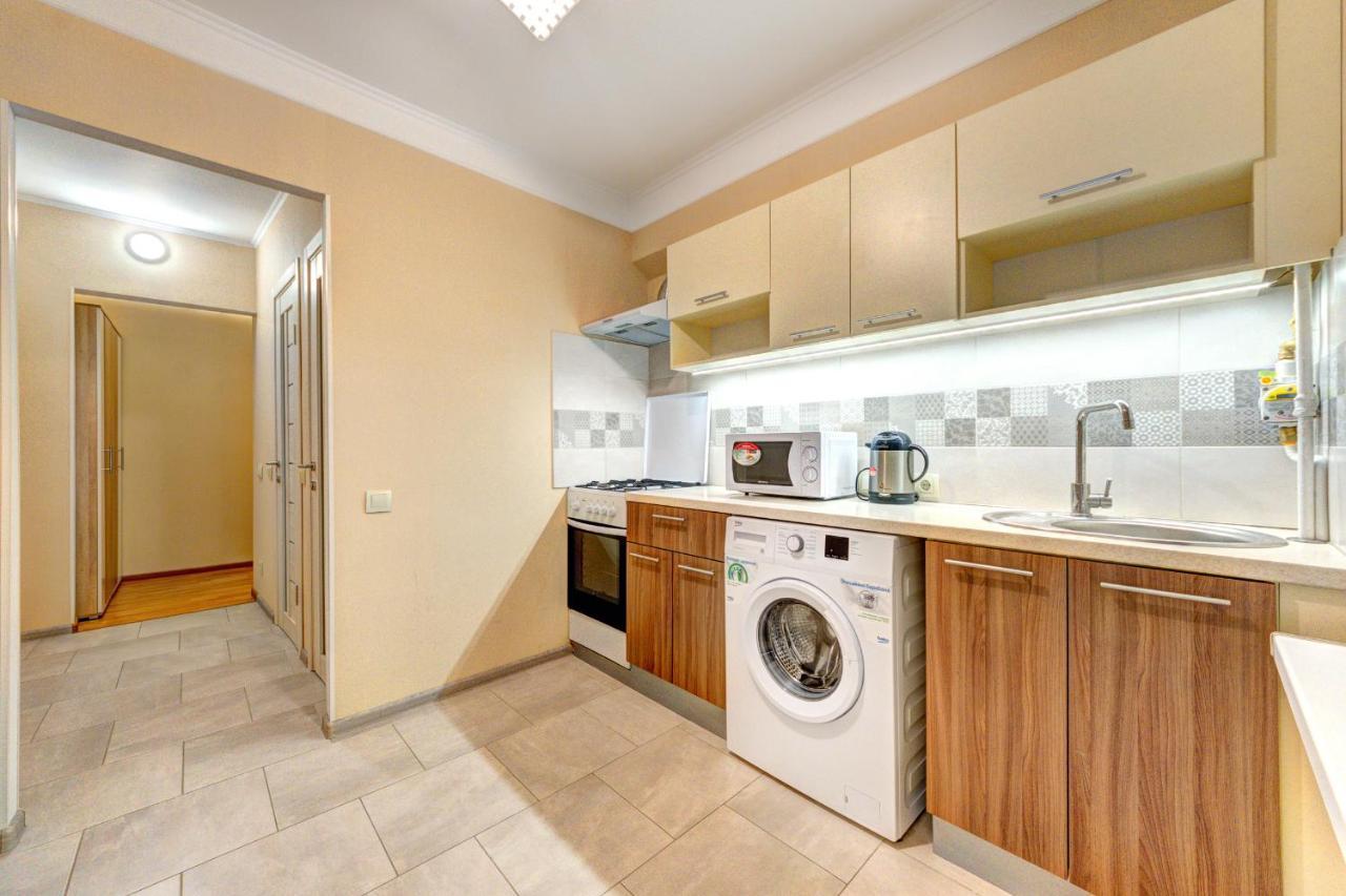 Apartments Near Ocean Plaza Druzhby Narodov Boulevard 8A Київ Екстер'єр фото