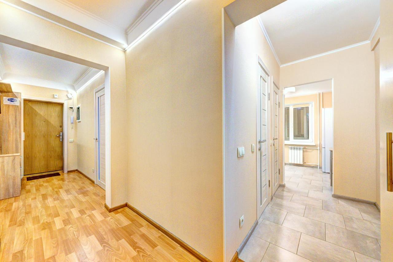 Apartments Near Ocean Plaza Druzhby Narodov Boulevard 8A Київ Екстер'єр фото